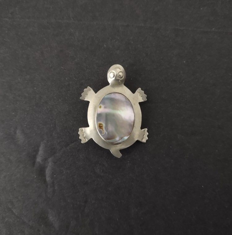Vintage Mexican Silver & Abalone Shell Smiling Turtle Fashion Brooch - Rainbow