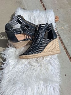 Shoe