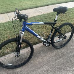 GT Adult Men’s Lightweight Aluminum Frame 24-speed 26-inch Wheels Trail Trekking GT