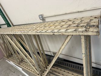 Pallet rack studd