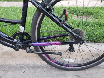 Schwinn Adult Lightweight Aluminum Comfort 7 speed 28 inch Wheels