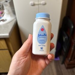 Johnson's Baby Powder