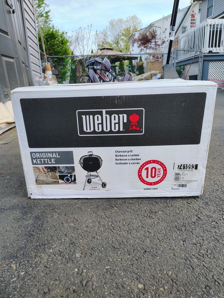 22" Original Kettle Weber Charcoal Grill