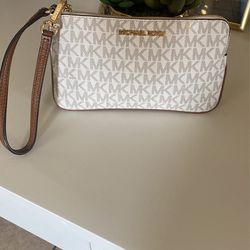 Michel Kors Clutch