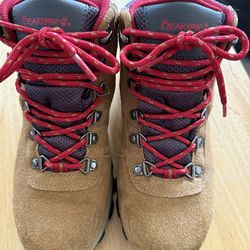 Bearpaw women’s hiking boots - like new