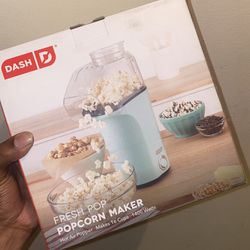 Dash Popcorn Maker 1400 Watts for Sale in Rancho Cucamonga, CA - OfferUp