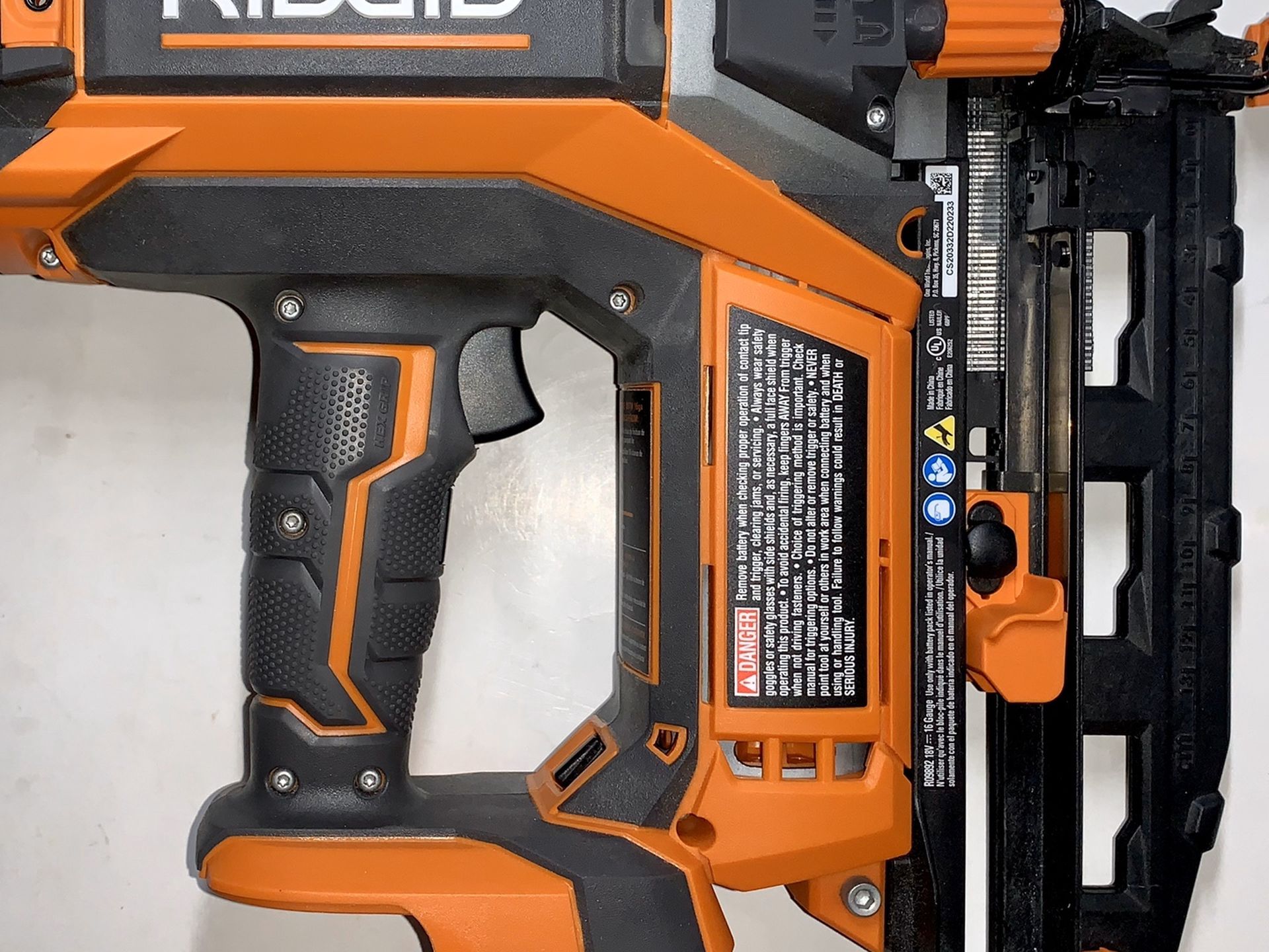 RIDGID 18Volt Cordless Brushless HYPERDRIVE 16Gauge 21/2 in