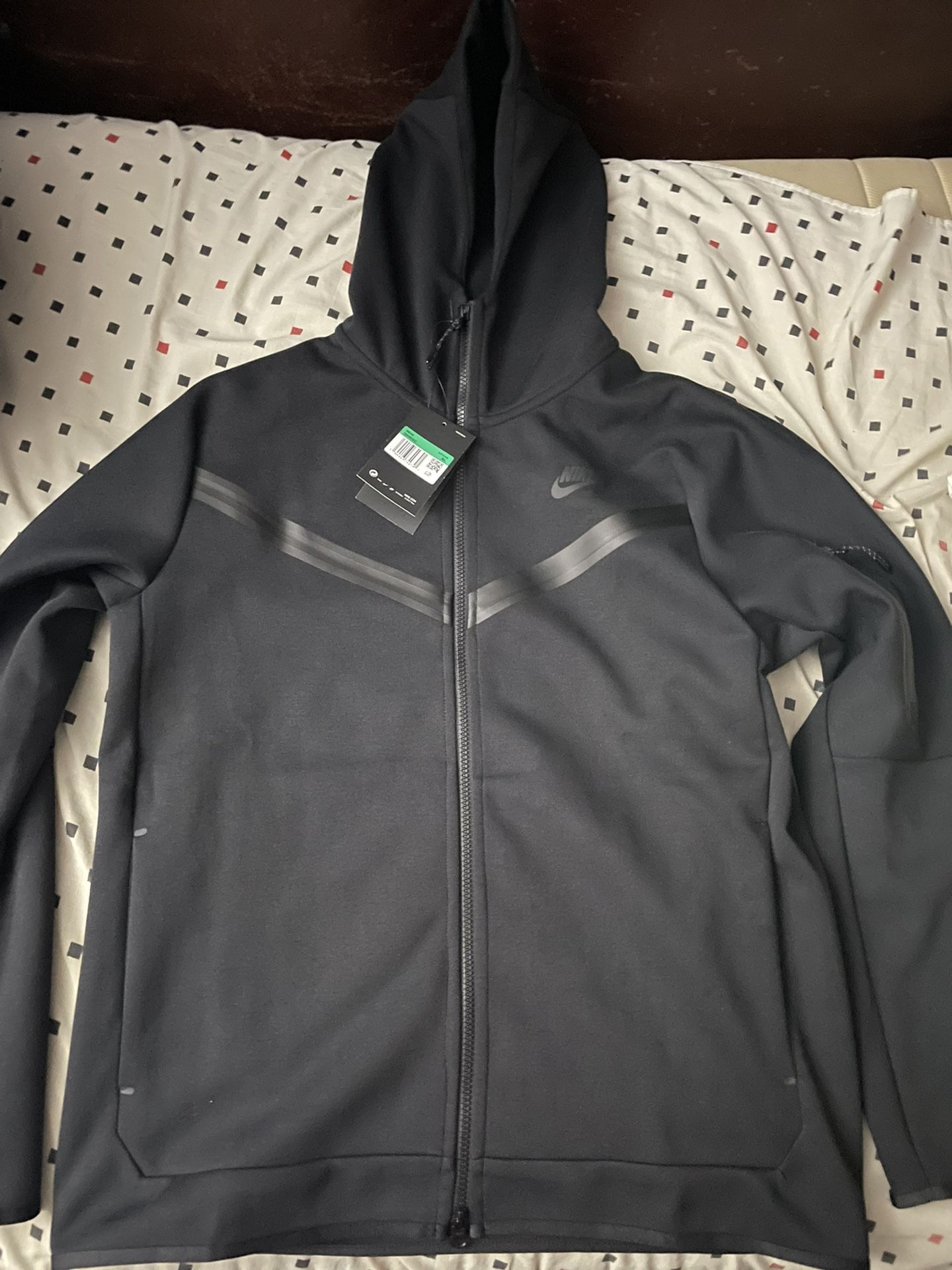 nike tech sweater and pants