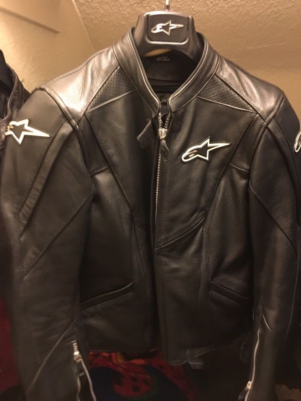 Women's size 4 alpinestar leather jacket. Like new.