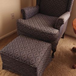 Chair with End Table