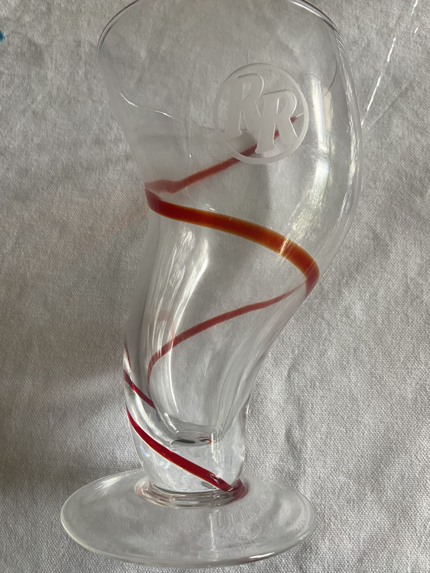 6 Collectible Red Robin Tornado Glasses 