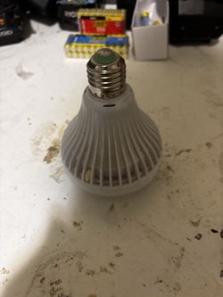 Bluetooth smart LED light bulb