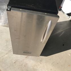 Commercial Kitchen Aid Ice Maker