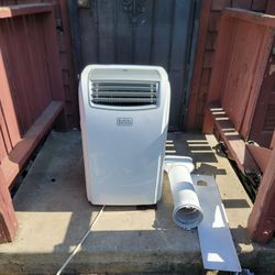 Black & Decker Digital 12,000 BTU 3 in 1 Air Conditioner, Dehumidifier And Fan