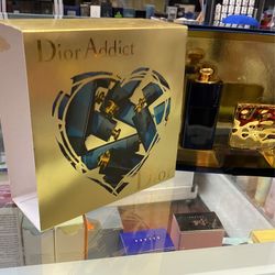 Dior Addict Eau De Parfum 2pcs. Set (1.7Oz. + Mirror) Women
