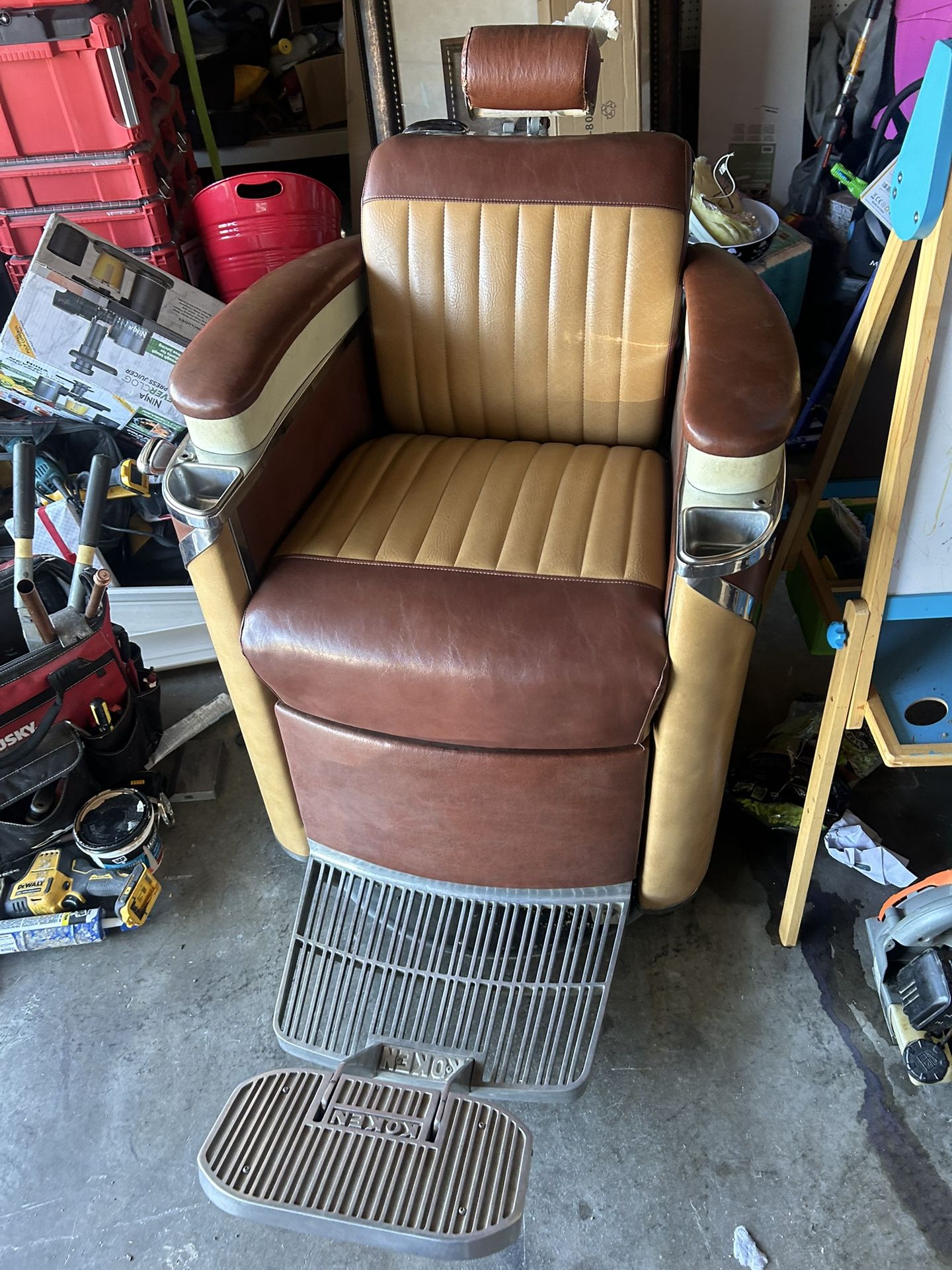 President Koken Barber Chair