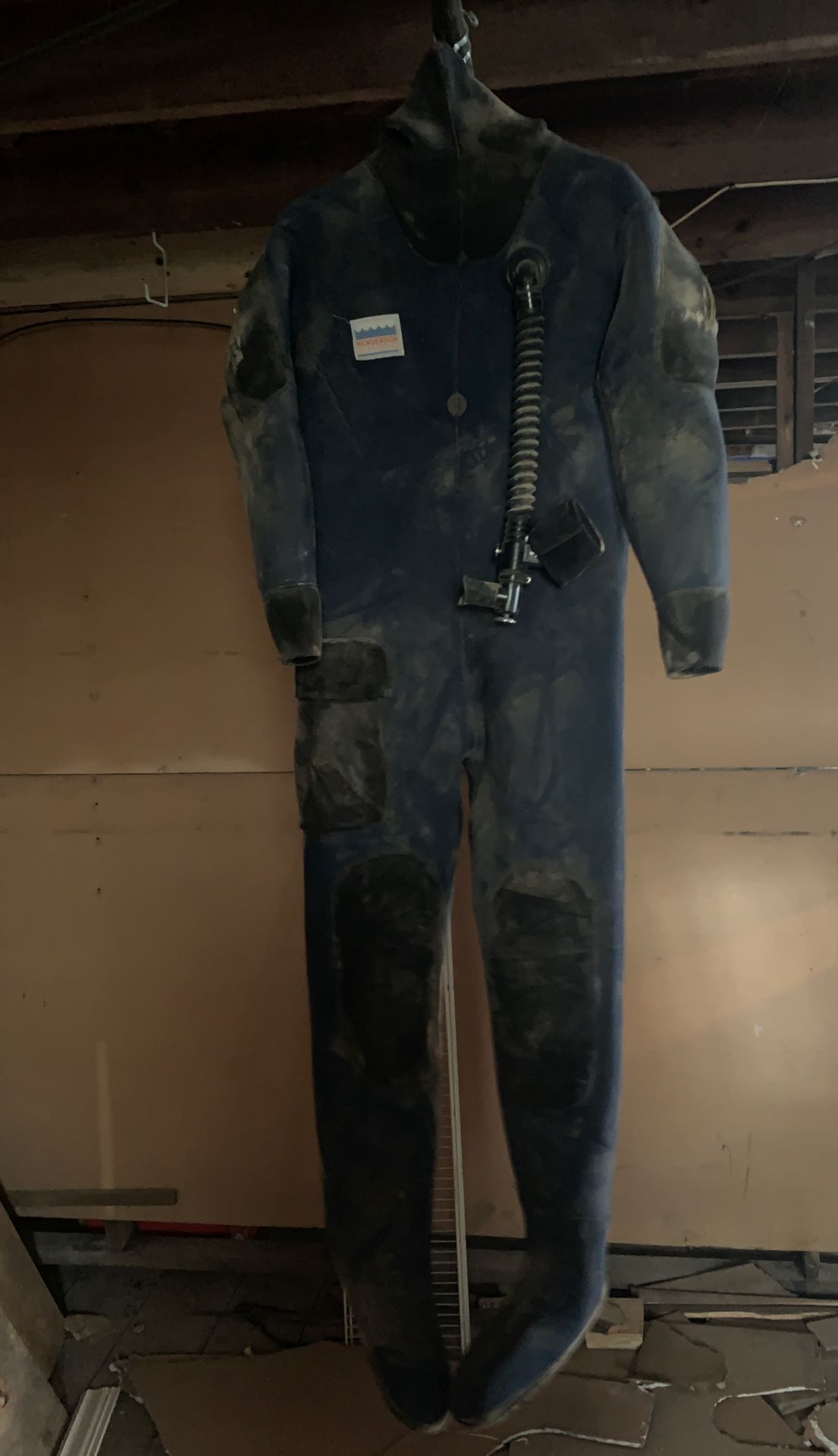 Photo Henderson aquatic deep sea diving suit no tank . Just needs a cleaning