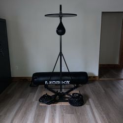 Boxing, MMA Speed Bag, Heavy Bag Set Up