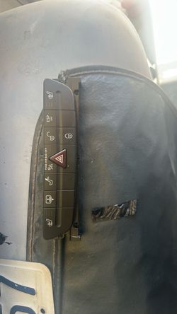 Mercedes-Benz W-2 11 Center Console Switch Panel