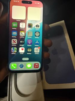 iPhone16 128Gb -  Unlocked Aftermarket Screen / small front crack - 93% Battery