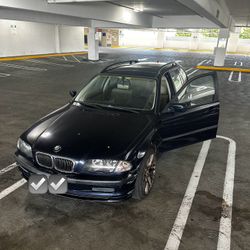 2000 BMW 323i