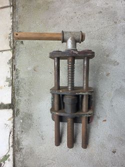 vintage cast iron woodworking bench vise