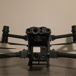 DJI Matrice 30T Thermal Drone With Speaker Spotlight Combo 