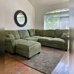 4- Pieces sage Color Sectional sofa set With Ottoman