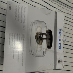 I am selling a brand new ceiling lamp