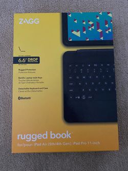 Attachable keyboard/laptop accessory for iPad