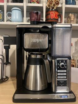Ninja Hot & Iced XL Coffee Maker w Frothing Attachment
