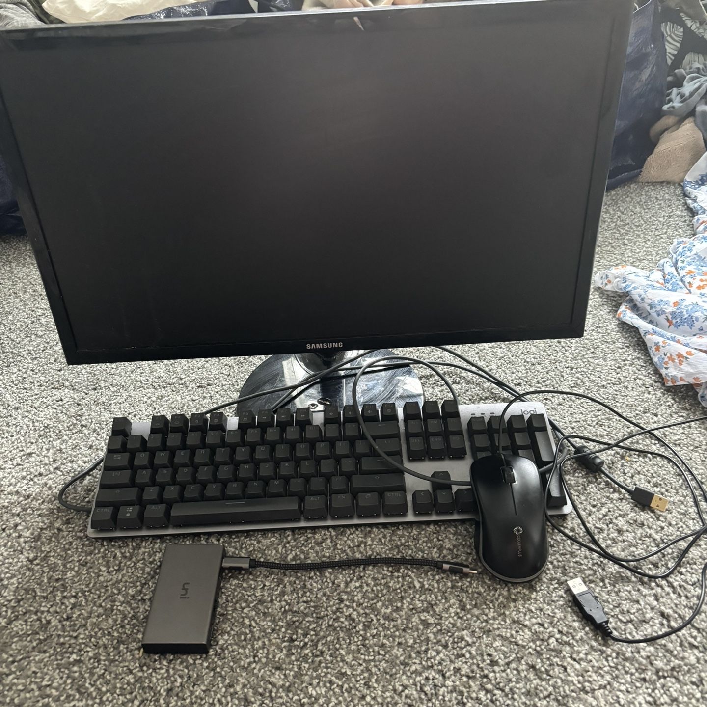 Monitor, Keyboard, Mouse, Adaptor 