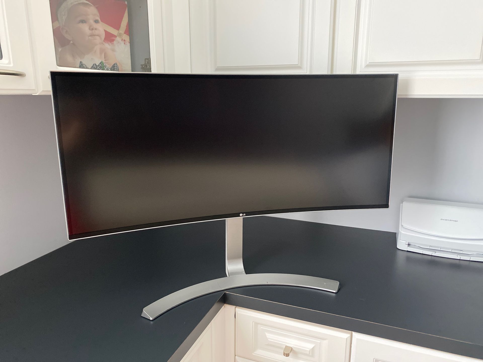 LG 34UC98-W 34” 21:9 Curved ISP Monitor