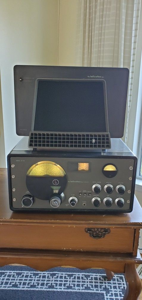 Hallicrafters SX-42 FM and Shortwave Receiver With Matching Speaker