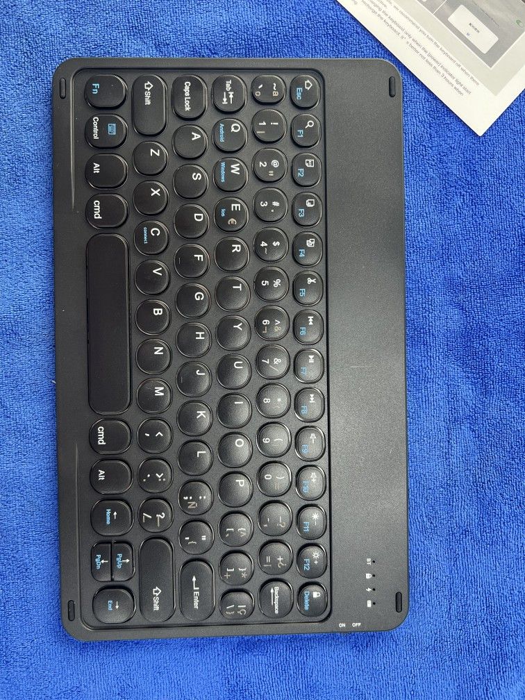 Thin and Light Wireless Bluetooth Keyboard