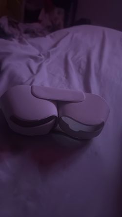 Selling Apple pro maxes starlight