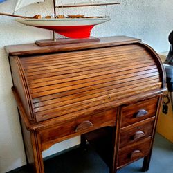 1900's Roll Top Desk