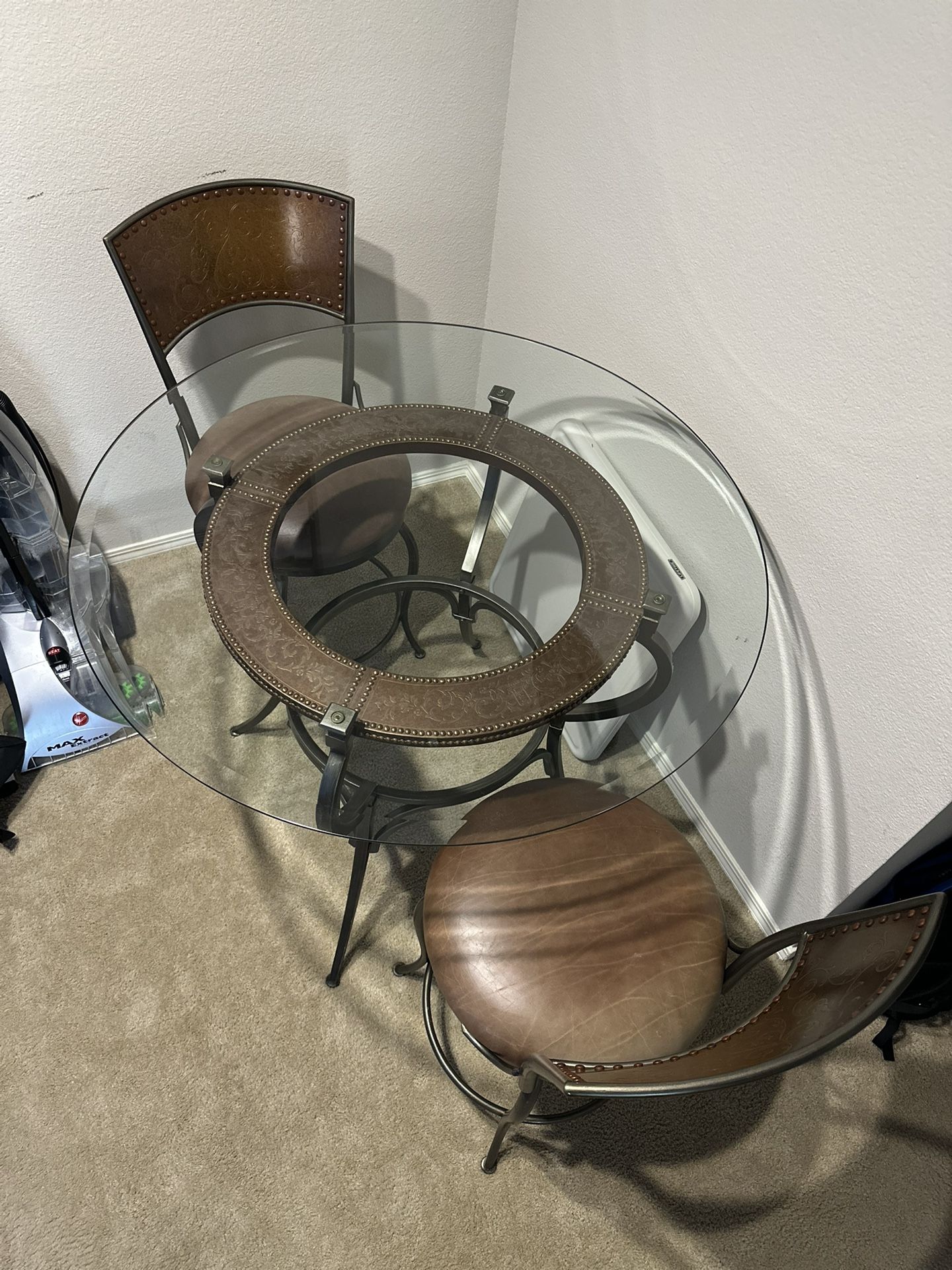 Round Glass Dining Table With 2 Chairs