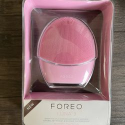 FOREO LUNA 3 Facial Cleansing Brush