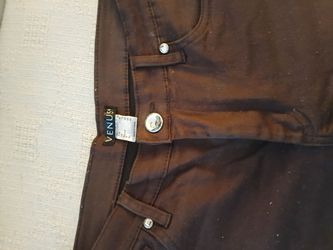Vintage Venus "Fame" women's mid rise skinny pants, size 8, with stretch. Adorned with securely fastened rhinestones.