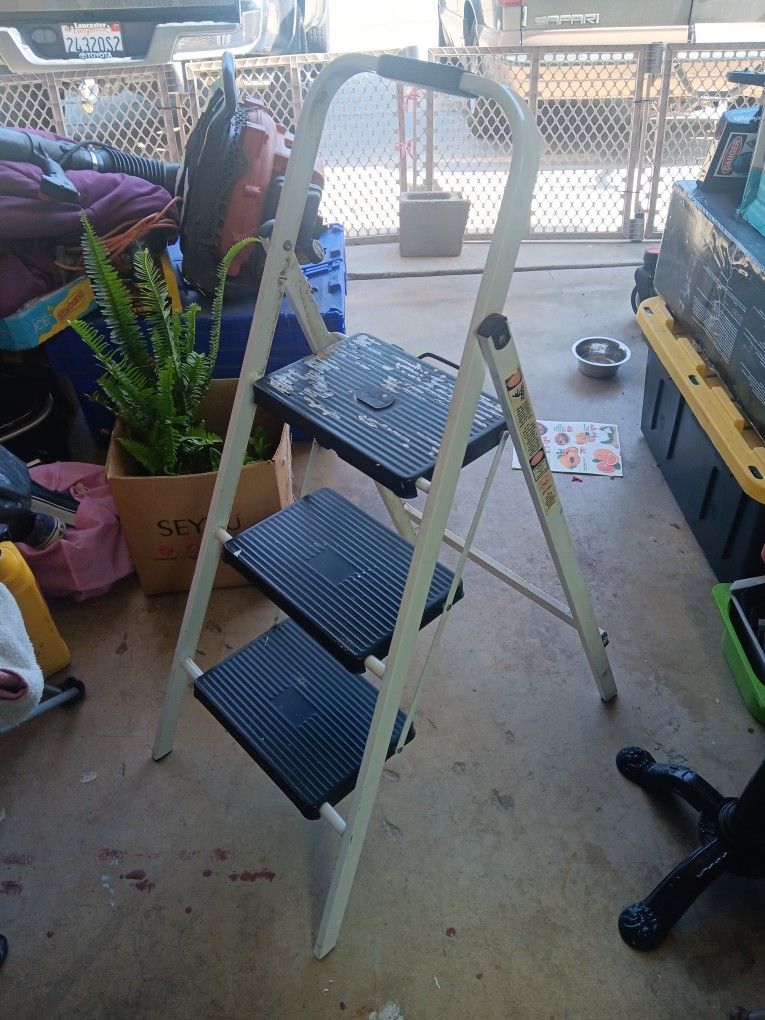 Triple Folding Heavy Dury Ladder 