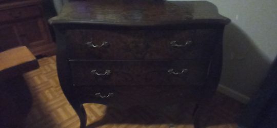 Vintage dresser