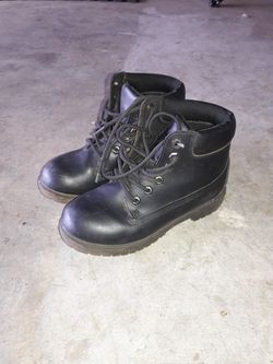 Boys boots
