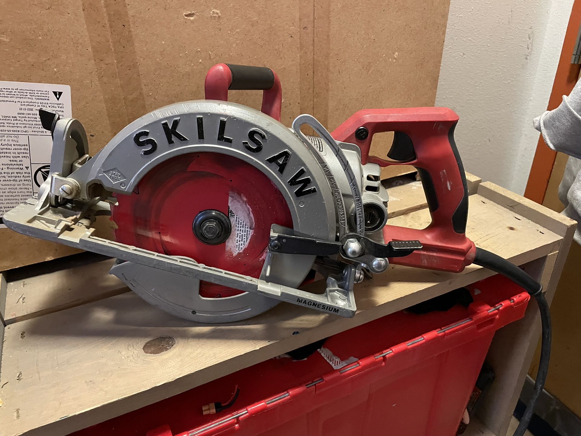SKIL 15 -Amp 7-1/4-in Worm Drive Saw