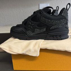 LOUIS VUITTON LV  TRAINERS  