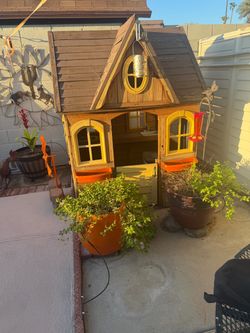 Kids play house