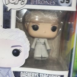 DAENERYS TARGARYEN VINYL FIGUre Funko Pop