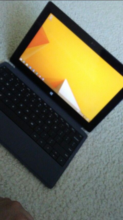 Microsoft Surface Rt 32gb. Laptop Tablet And Chargerg