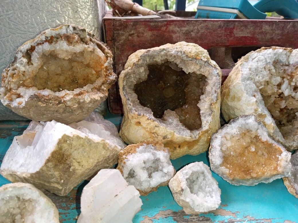 Keokuk Geodes Amazing World Famous Keokuk Geodes! 20 pounds Will Ship Anywhere In The USA For $20