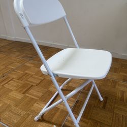 30 White Folding Chairs